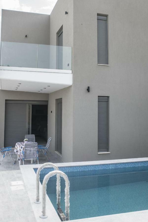 Villa Miron Kamilari Exterior photo